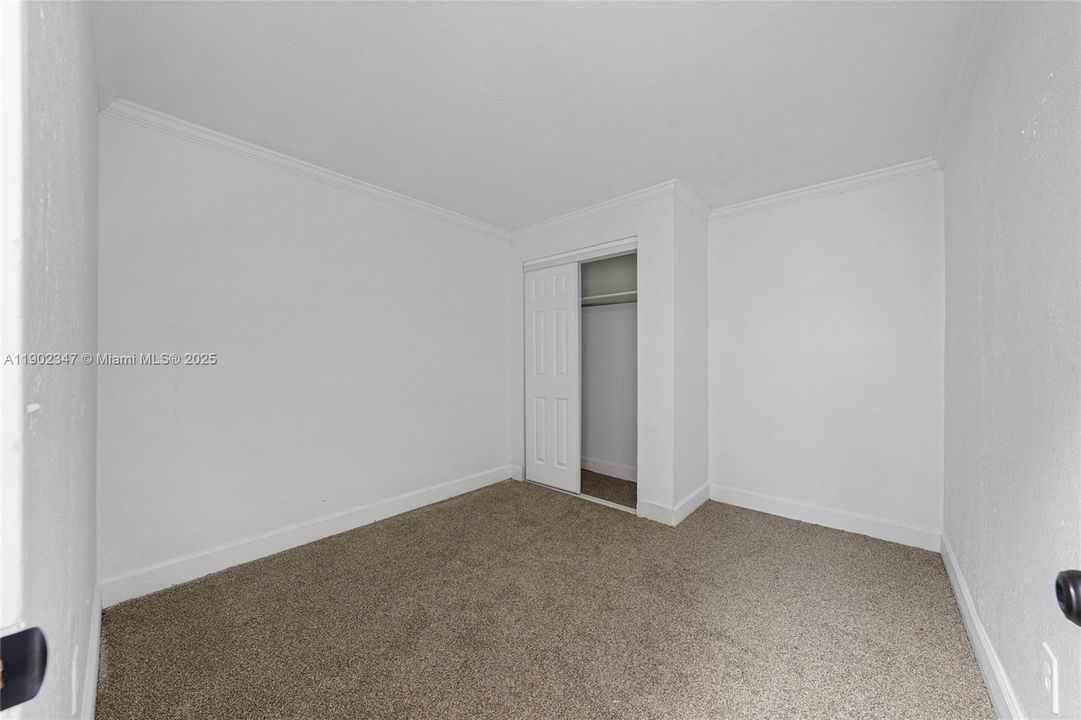 Active With Contract: $349,900 (3 beds, 2 baths, 1260 Square Feet)