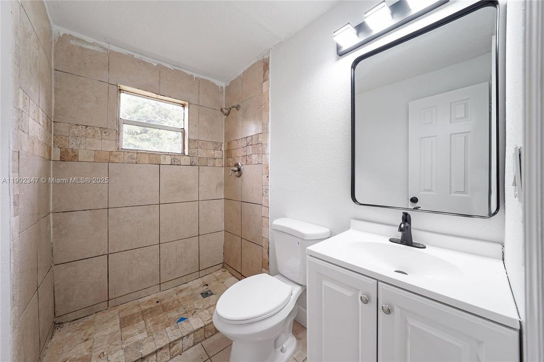 Active With Contract: $349,900 (3 beds, 2 baths, 1260 Square Feet)