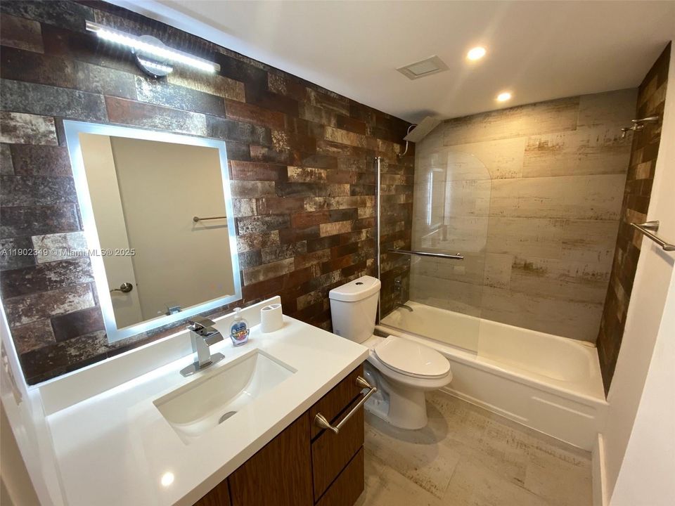 For Rent: $3,000 (2 beds, 2 baths, 1150 Square Feet)