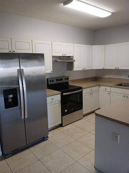 Recently Rented: $2,550 (3 beds, 2 baths, 1315 Square Feet)