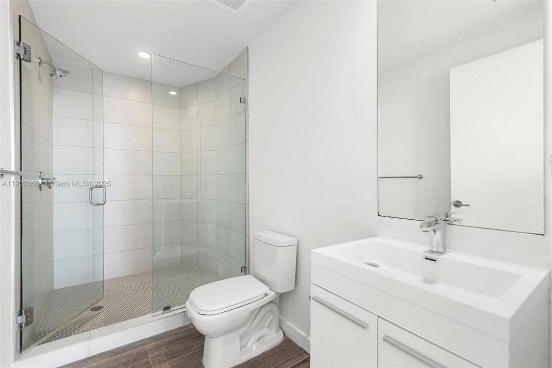 Recently Rented: $11,000 (3 beds, 4 baths, 1868 Square Feet)