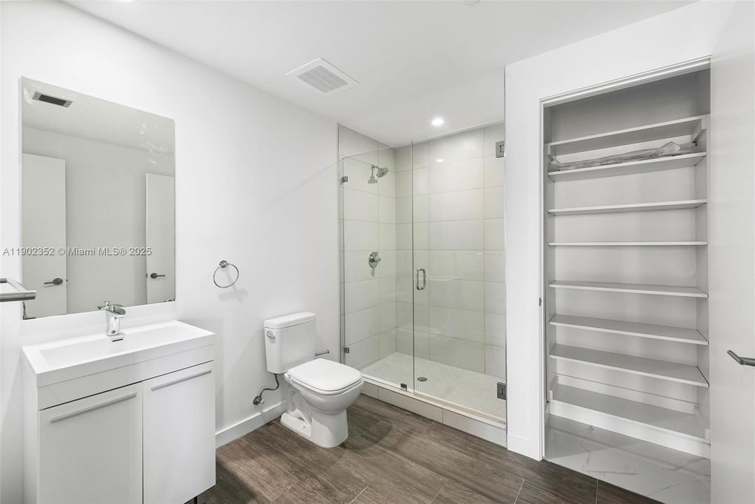 Recently Rented: $11,000 (3 beds, 4 baths, 1868 Square Feet)