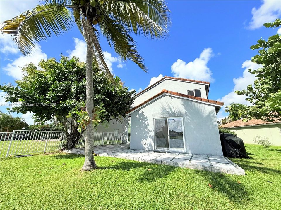 En Renta: $4,500 (4 camas, 3 baños, 1909 Pies cuadrados)