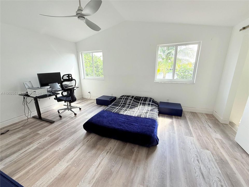 En Renta: $4,500 (4 camas, 3 baños, 1909 Pies cuadrados)