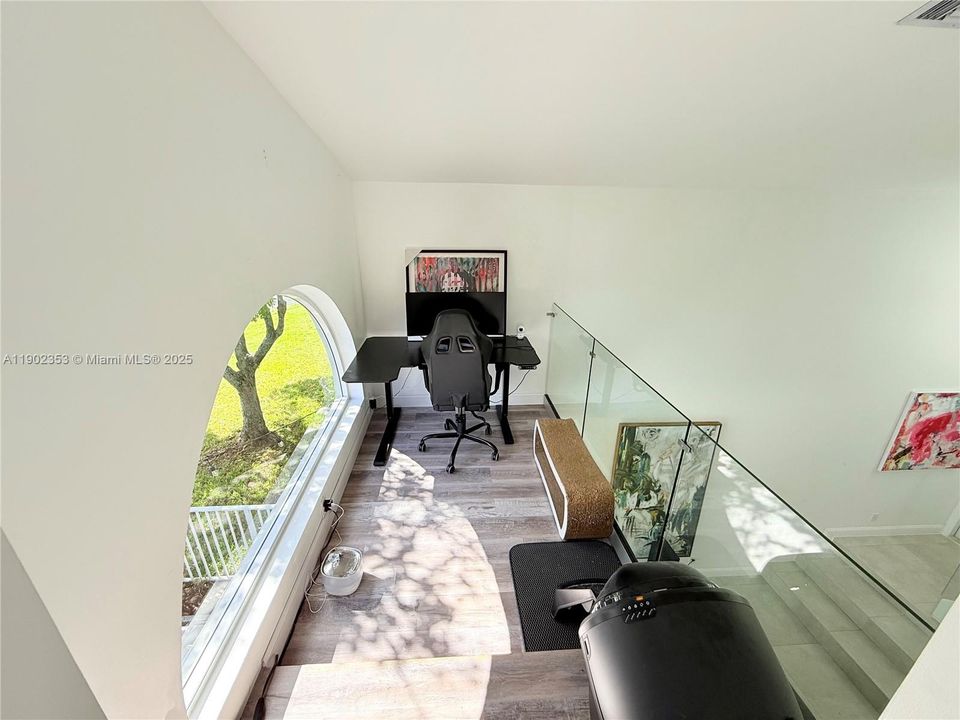 En Renta: $4,500 (4 camas, 3 baños, 1909 Pies cuadrados)