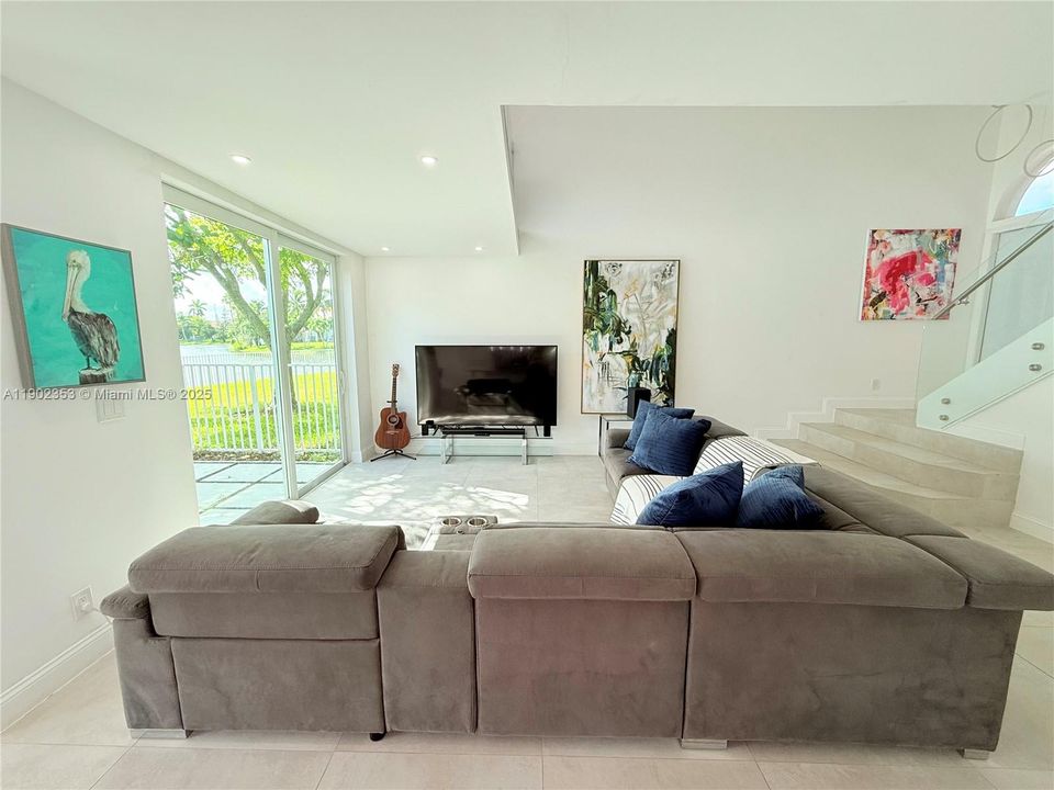 En Renta: $4,500 (4 camas, 3 baños, 1909 Pies cuadrados)