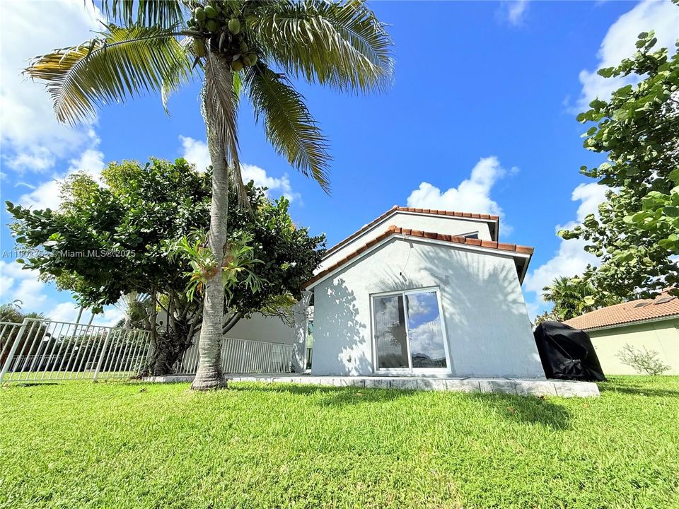 En Renta: $4,500 (4 camas, 3 baños, 1909 Pies cuadrados)