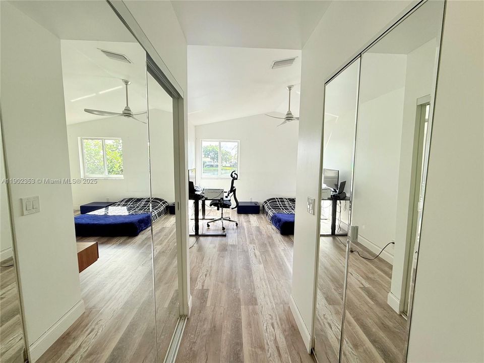 En Renta: $4,500 (4 camas, 3 baños, 1909 Pies cuadrados)