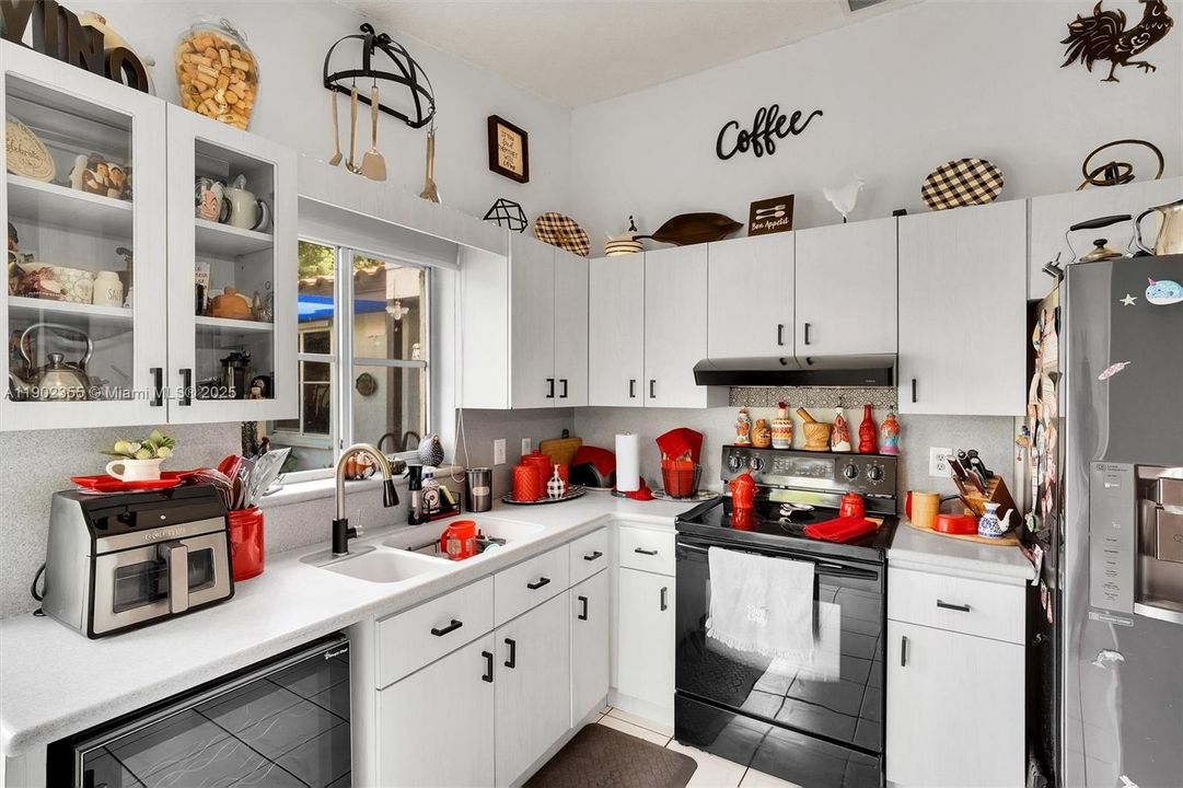 For Sale: $620,000 (3 beds, 2 baths, 1530 Square Feet)