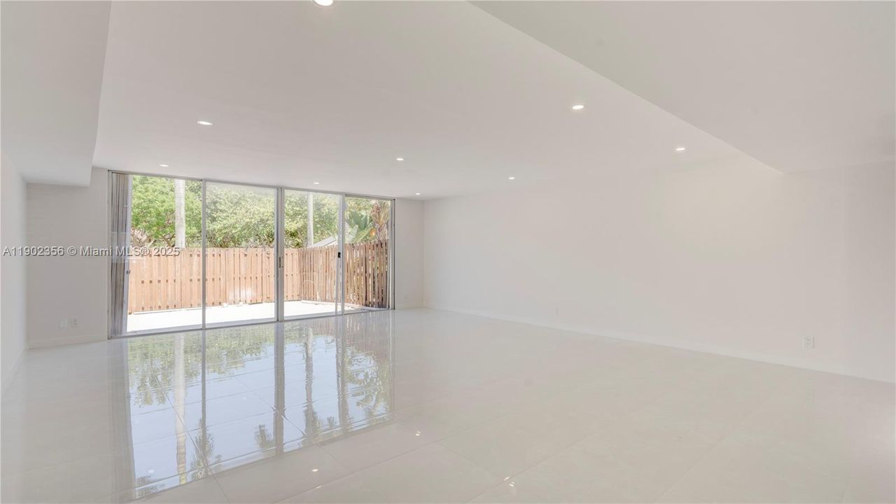 Active With Contract: $5,200 (3 beds, 2 baths, 1793 Square Feet)