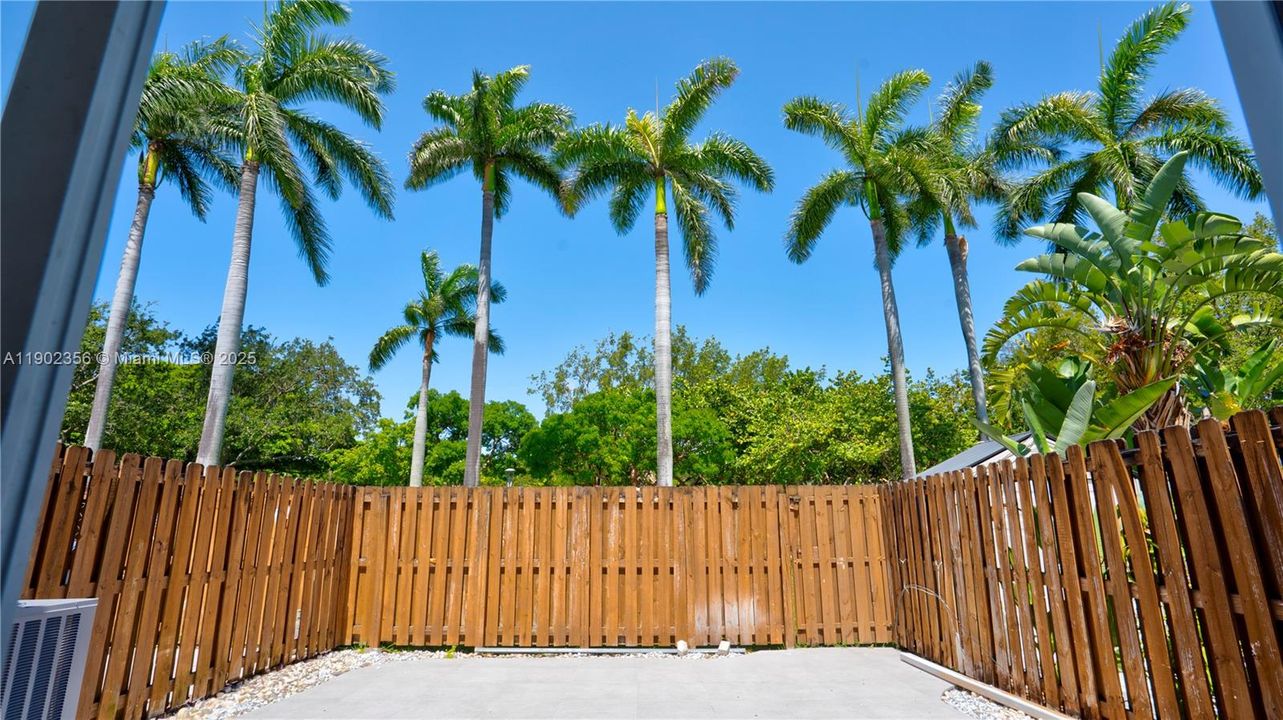 Active With Contract: $5,200 (3 beds, 2 baths, 1793 Square Feet)