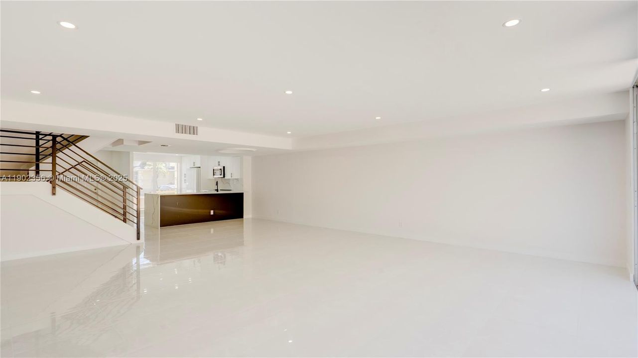 Active With Contract: $5,200 (3 beds, 2 baths, 1793 Square Feet)