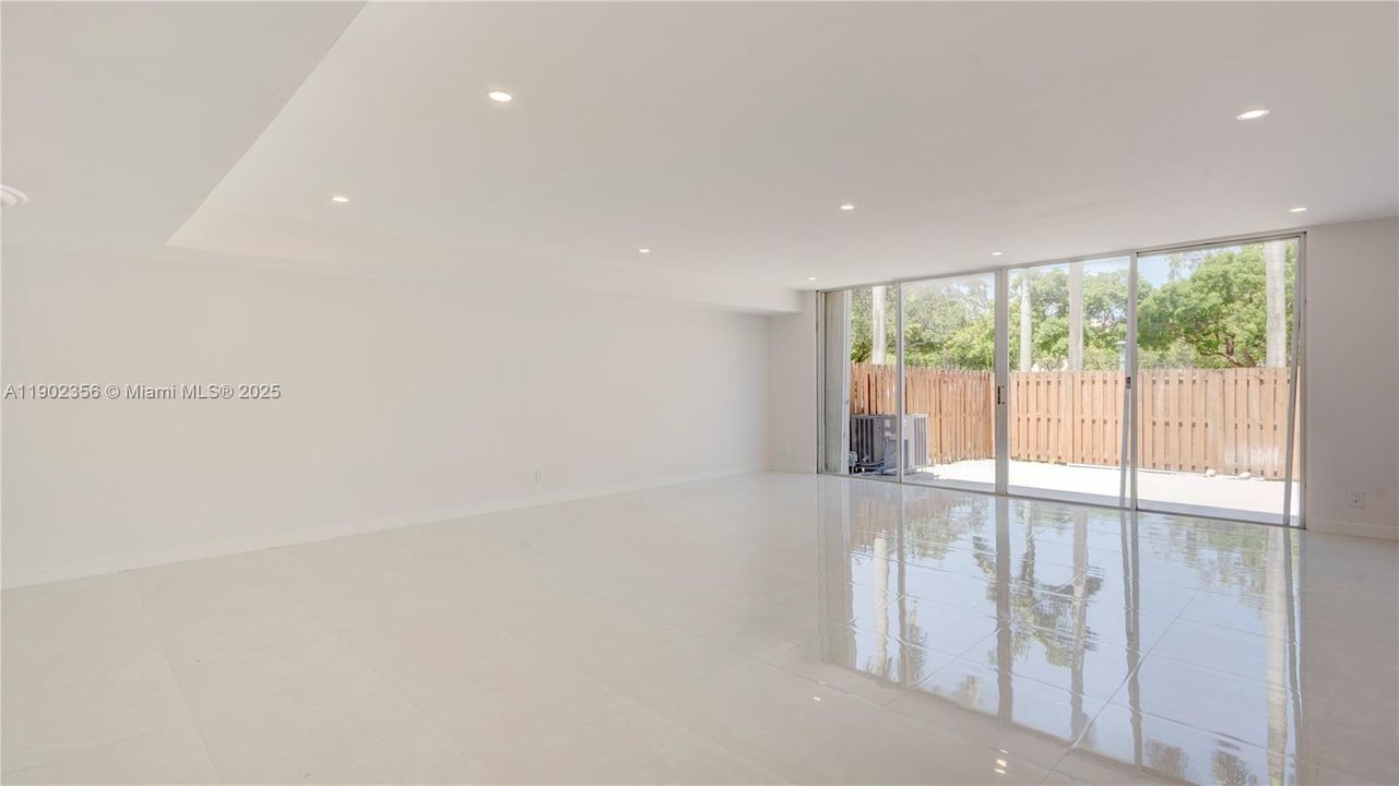 Active With Contract: $5,200 (3 beds, 2 baths, 1793 Square Feet)