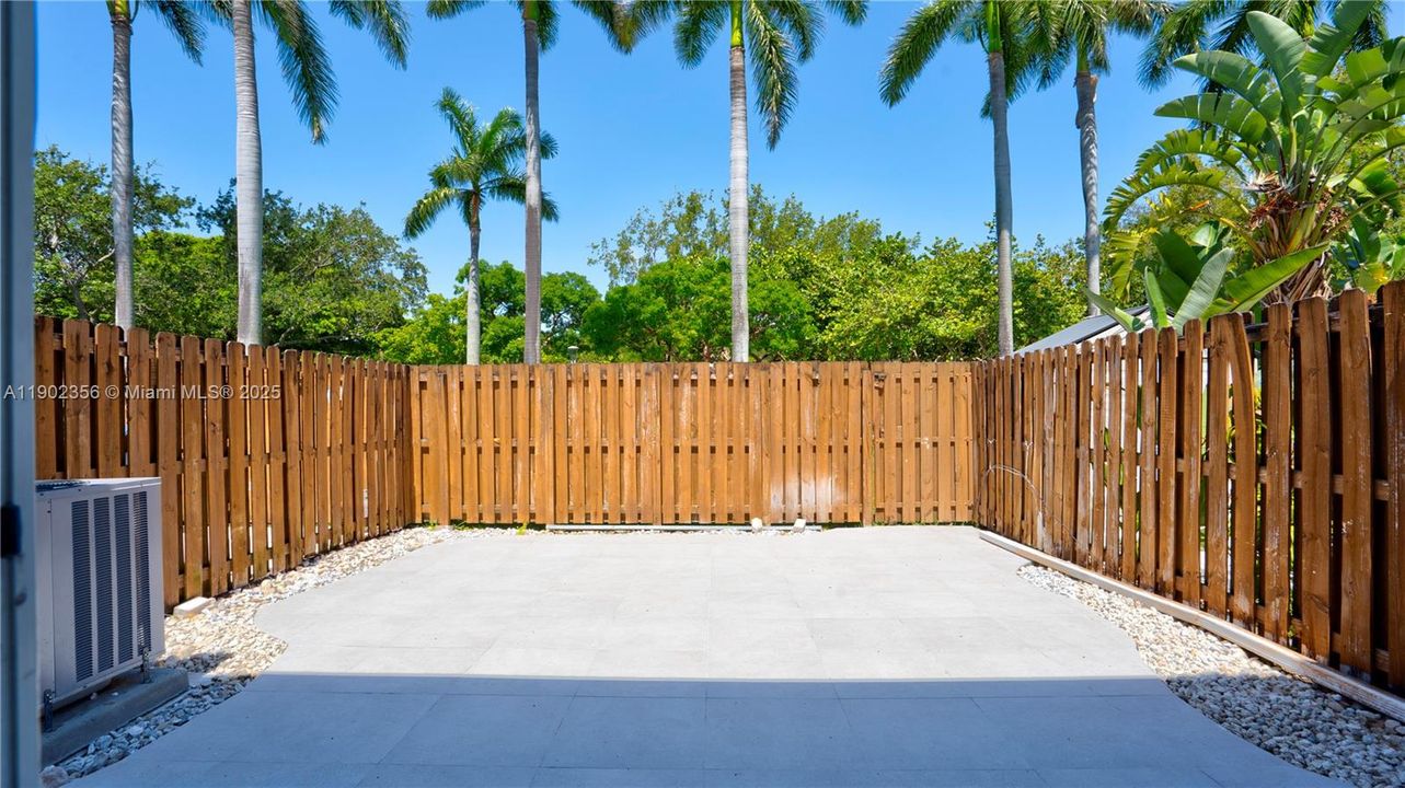 Active With Contract: $5,200 (3 beds, 2 baths, 1793 Square Feet)