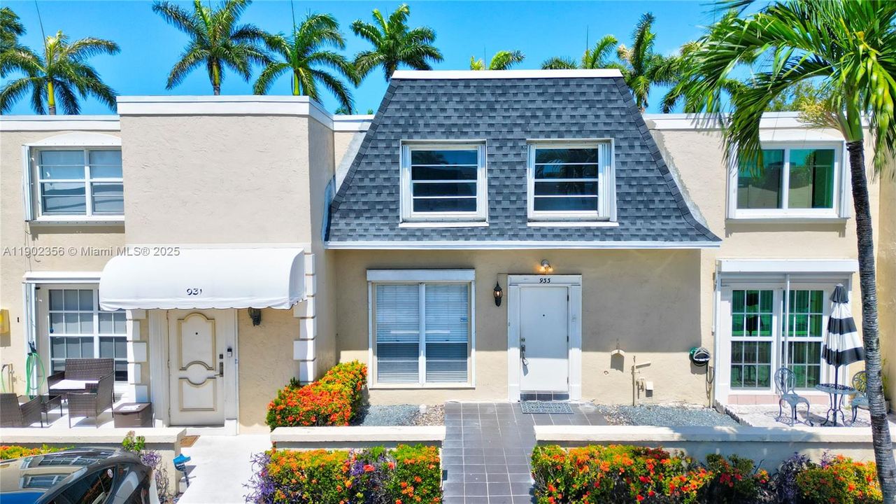 Active With Contract: $5,200 (3 beds, 2 baths, 1793 Square Feet)