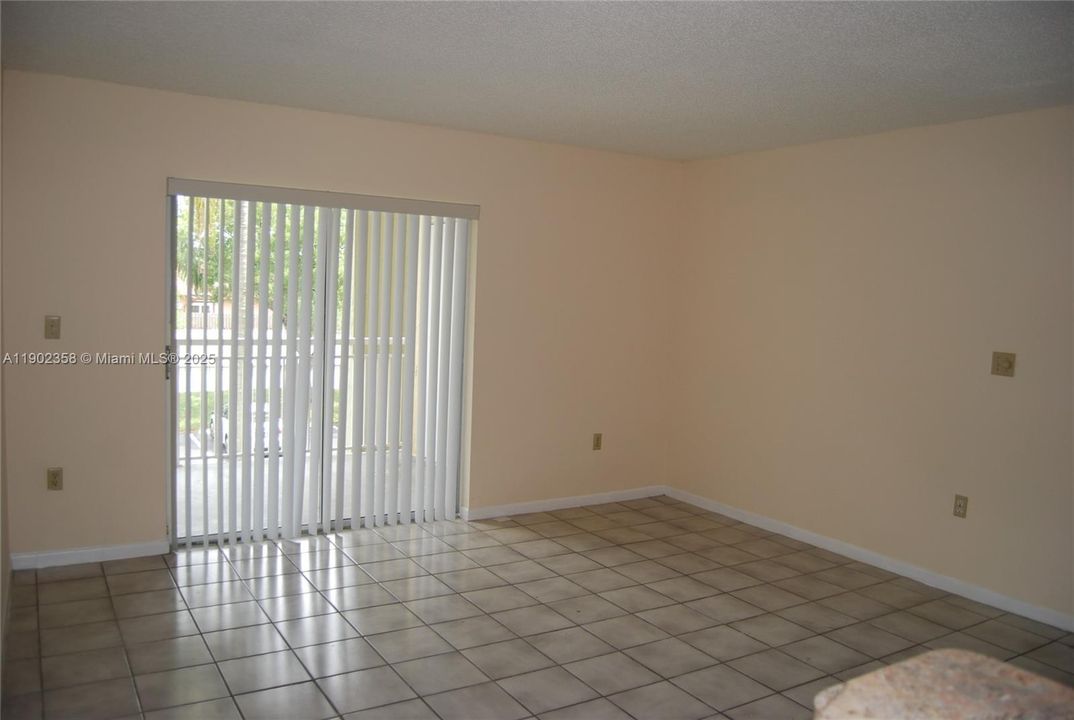 For Rent: $2,000 (2 beds, 2 baths, 1113 Square Feet)