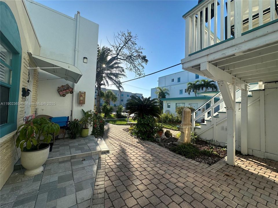 Recently Rented: $1,695 (1 beds, 1 baths, 0 Square Feet)