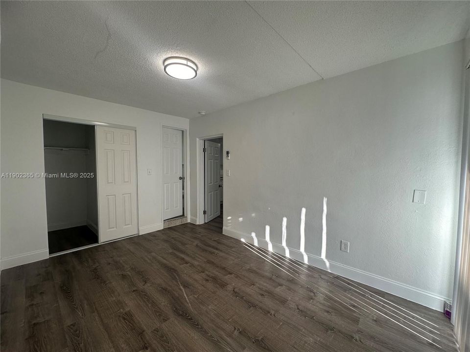 Recently Rented: $1,695 (1 beds, 1 baths, 0 Square Feet)