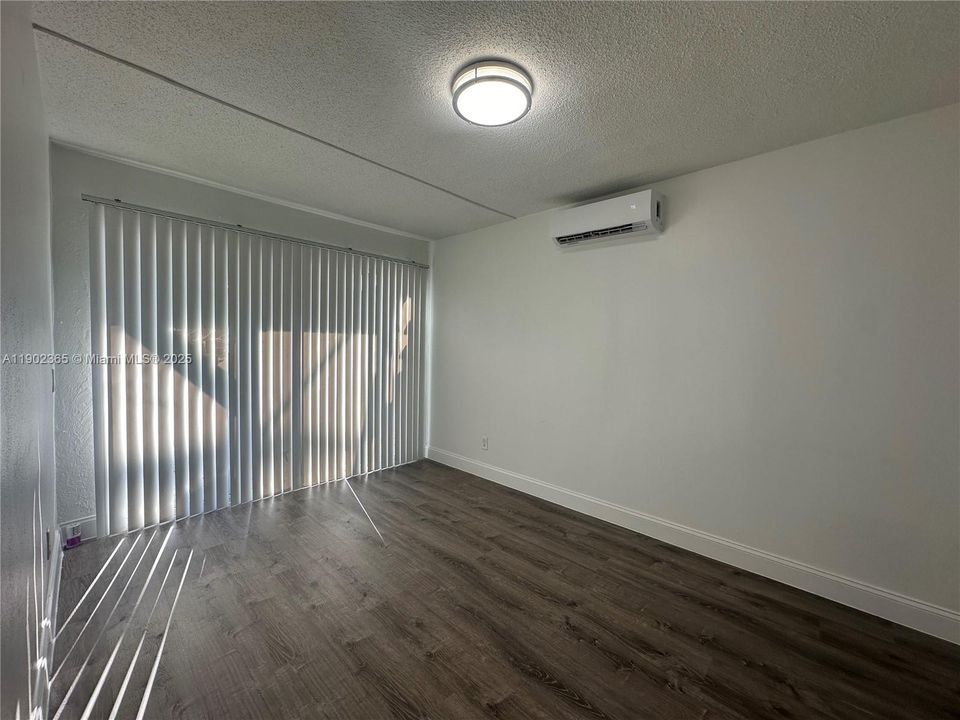 Recently Rented: $1,695 (1 beds, 1 baths, 0 Square Feet)