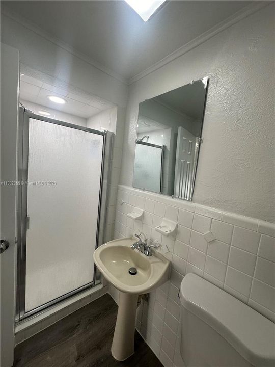 Recently Rented: $1,695 (1 beds, 1 baths, 0 Square Feet)