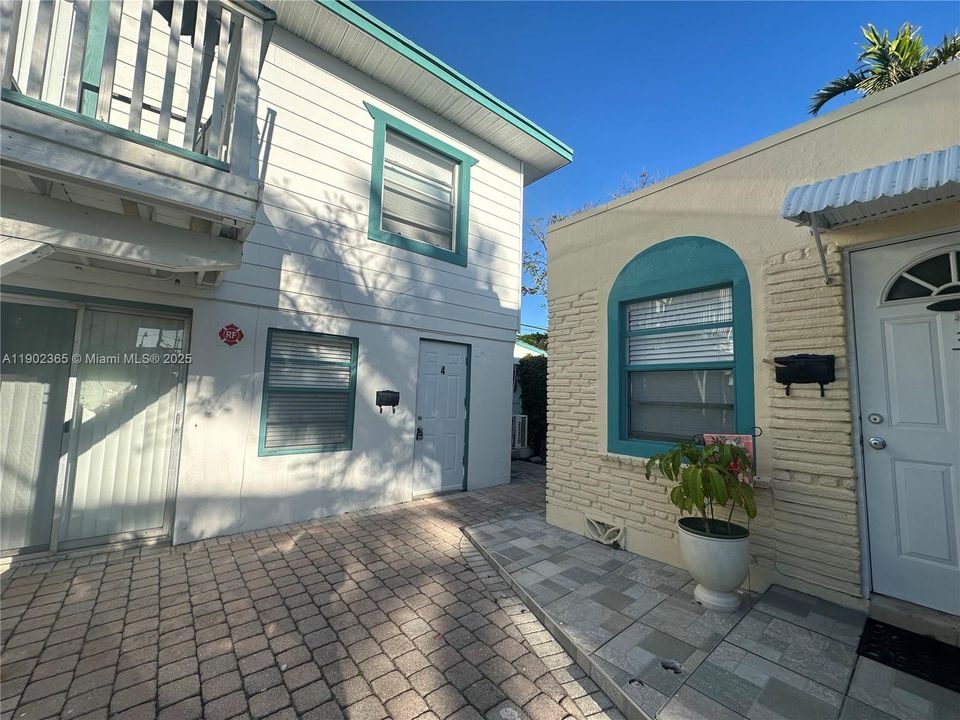 Recently Rented: $1,695 (1 beds, 1 baths, 0 Square Feet)