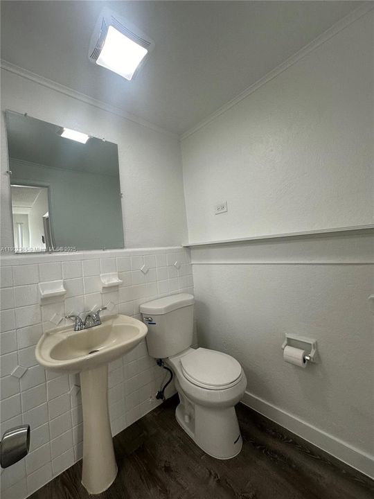 Recently Rented: $1,695 (1 beds, 1 baths, 0 Square Feet)