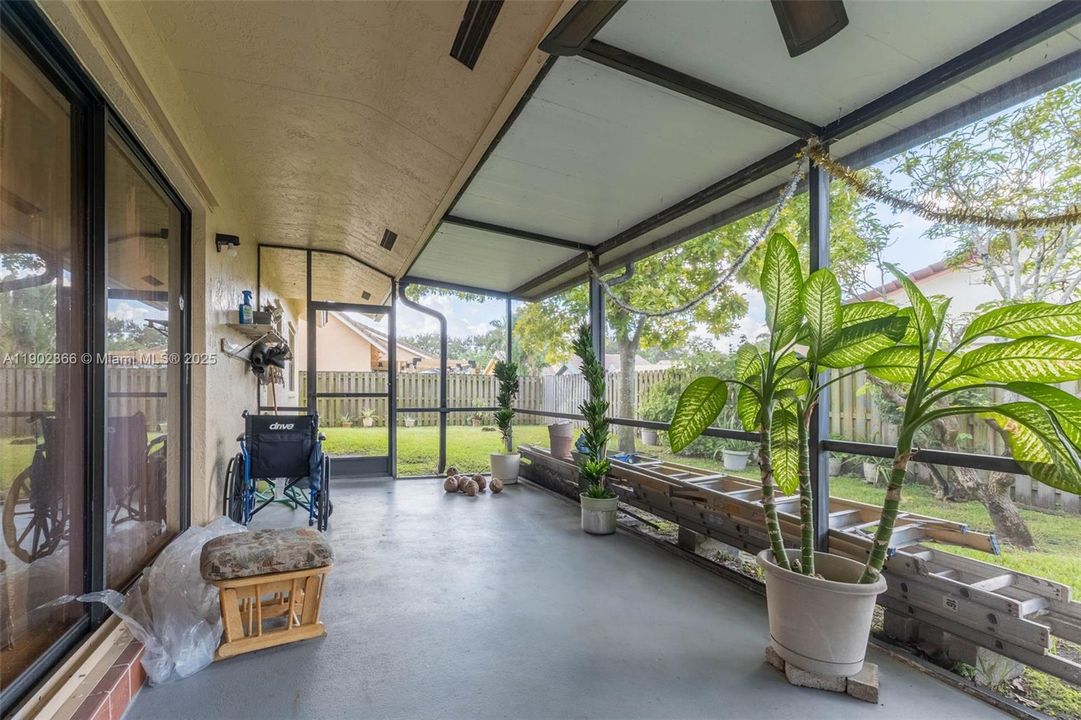 待售: $749,995 (4 贝兹, 2 浴室, 2210 平方英尺)