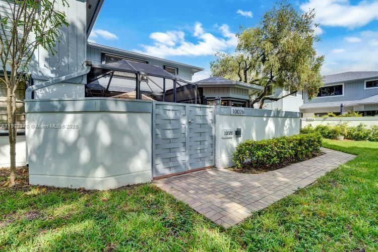 For Sale: $639,900 (3 beds, 3 baths, 1748 Square Feet)