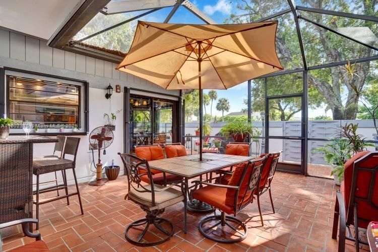 For Sale: $639,900 (3 beds, 3 baths, 1748 Square Feet)