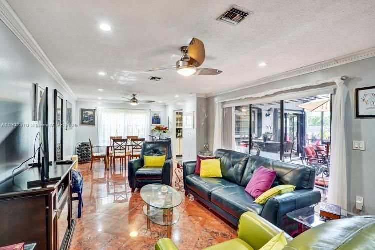 For Sale: $639,900 (3 beds, 3 baths, 1748 Square Feet)