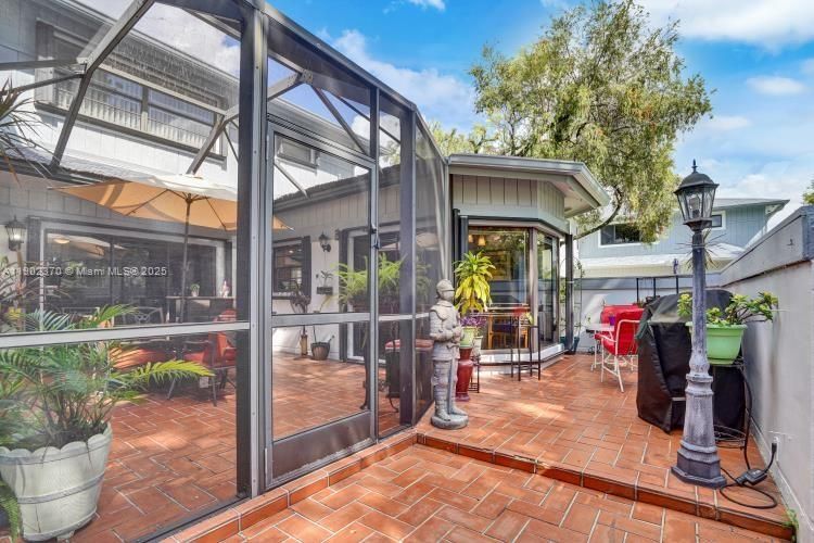 For Sale: $639,900 (3 beds, 3 baths, 1748 Square Feet)