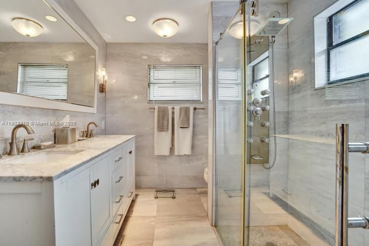 For Sale: $639,900 (3 beds, 3 baths, 1748 Square Feet)