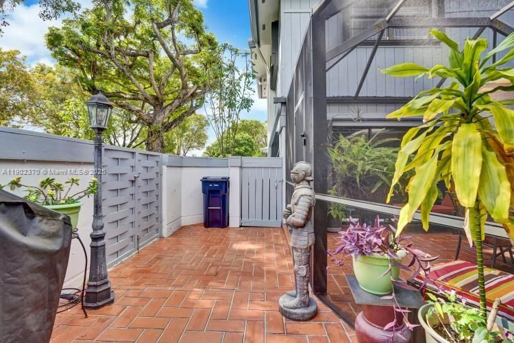 For Sale: $639,900 (3 beds, 3 baths, 1748 Square Feet)