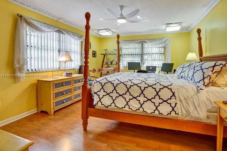 For Sale: $639,900 (3 beds, 3 baths, 1748 Square Feet)