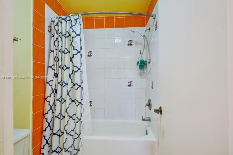 For Sale: $639,900 (3 beds, 3 baths, 1748 Square Feet)