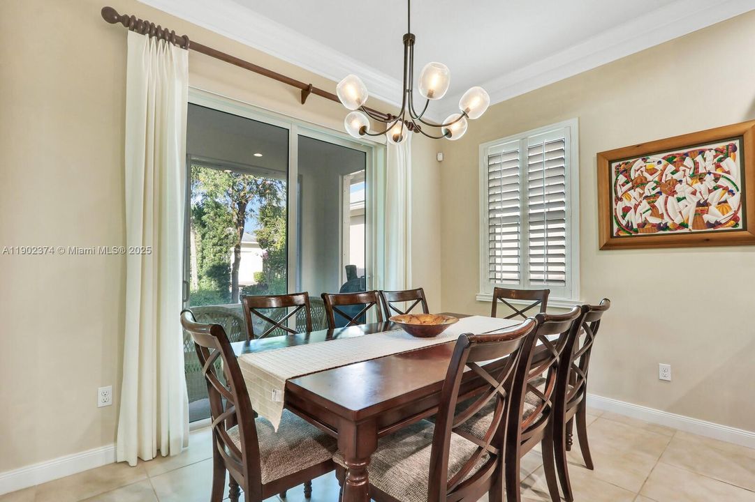 En Venta: $899,000 (3 camas, 2 baños, 1910 Pies cuadrados)