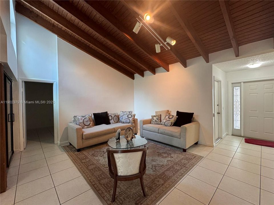 Active With Contract: $559,000 (2 beds, 2 baths, 1524 Square Feet)