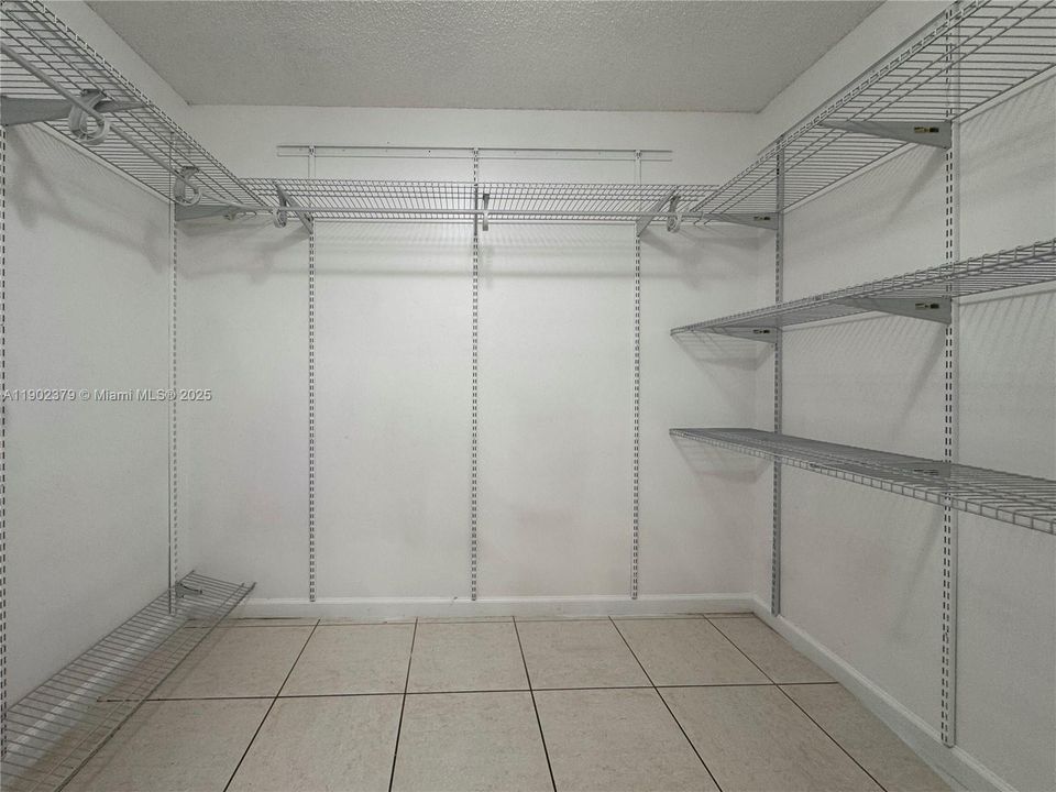 master walking closet