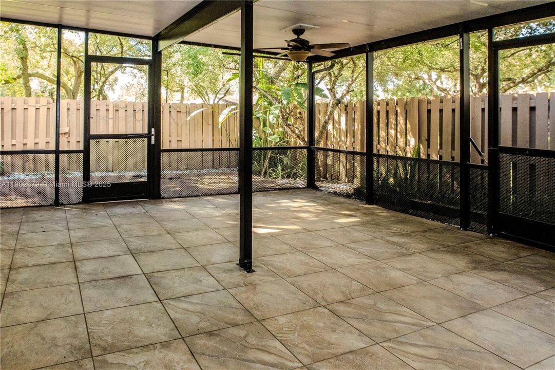 Active With Contract: $559,000 (2 beds, 2 baths, 1524 Square Feet)