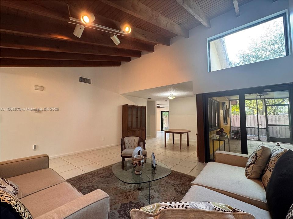 Active With Contract: $559,000 (2 beds, 2 baths, 1524 Square Feet)