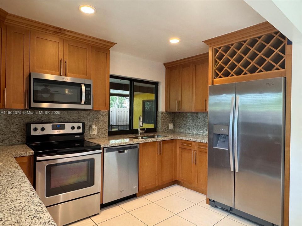 Active With Contract: $559,000 (2 beds, 2 baths, 1524 Square Feet)