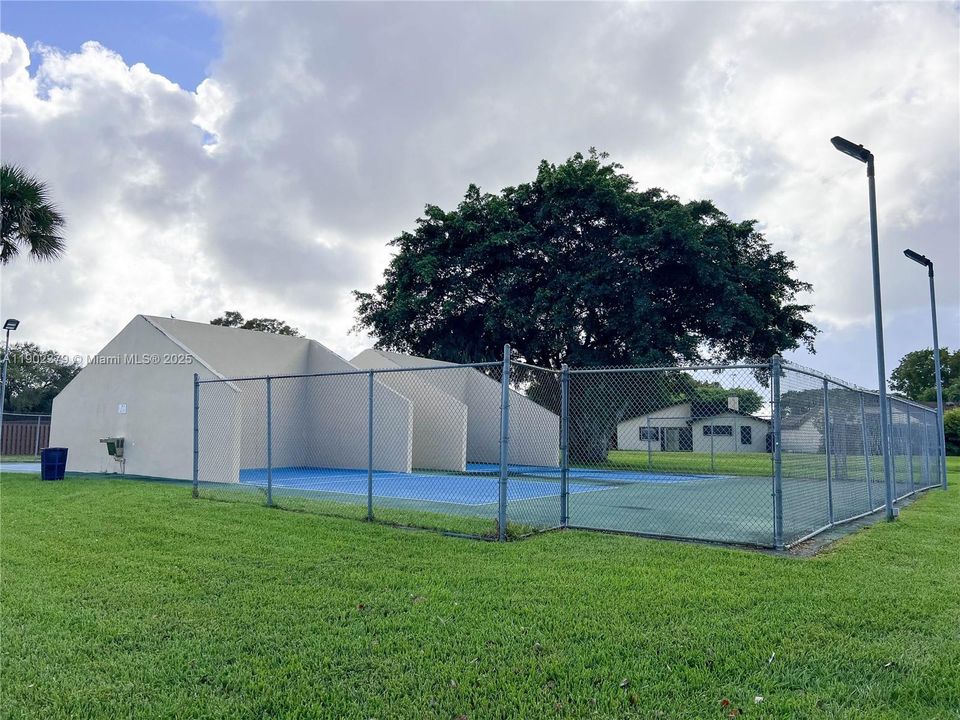 Active With Contract: $559,000 (2 beds, 2 baths, 1524 Square Feet)