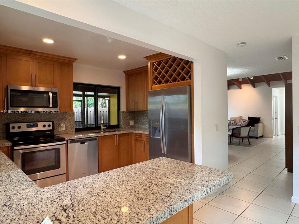 Active With Contract: $559,000 (2 beds, 2 baths, 1524 Square Feet)