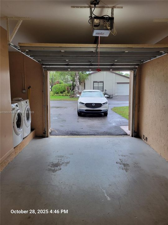 Active With Contract: $559,000 (2 beds, 2 baths, 1524 Square Feet)