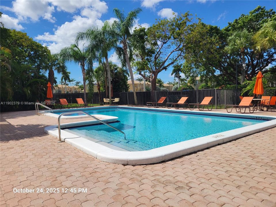 Active With Contract: $559,000 (2 beds, 2 baths, 1524 Square Feet)