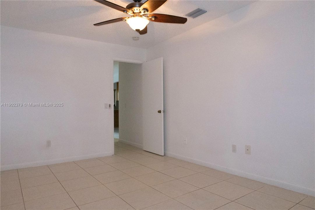 Active With Contract: $559,000 (2 beds, 2 baths, 1524 Square Feet)