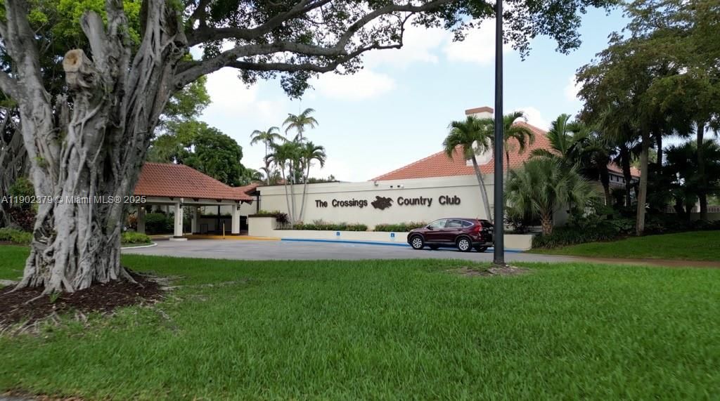 Active With Contract: $559,000 (2 beds, 2 baths, 1524 Square Feet)