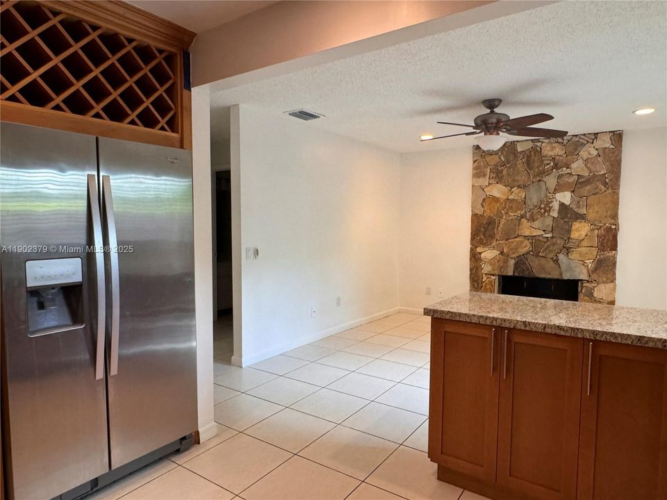 Active With Contract: $559,000 (2 beds, 2 baths, 1524 Square Feet)