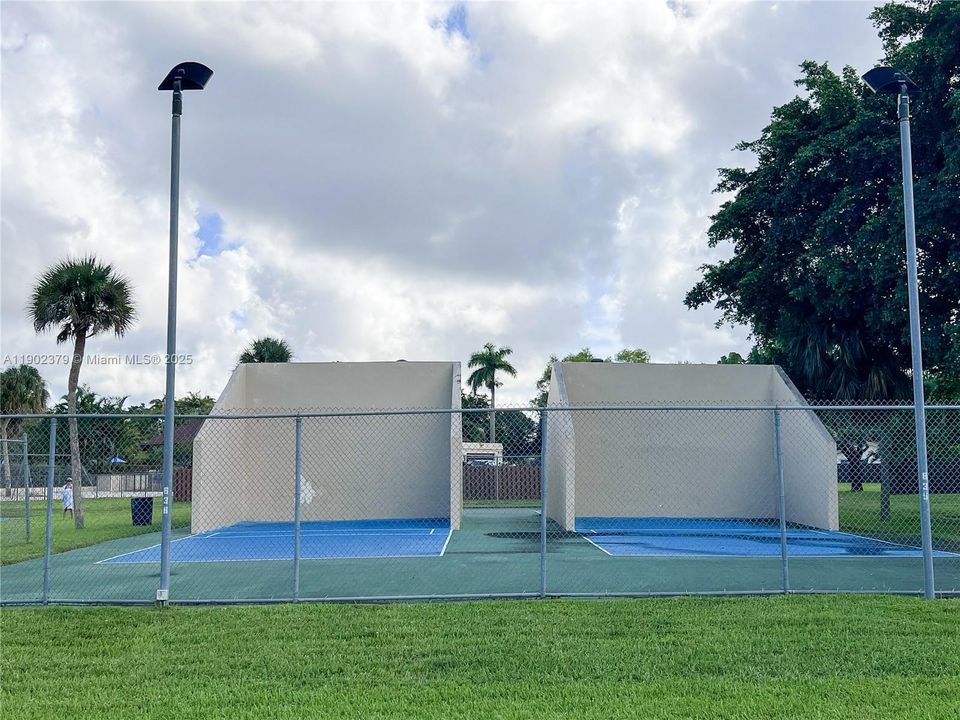 Active With Contract: $559,000 (2 beds, 2 baths, 1524 Square Feet)