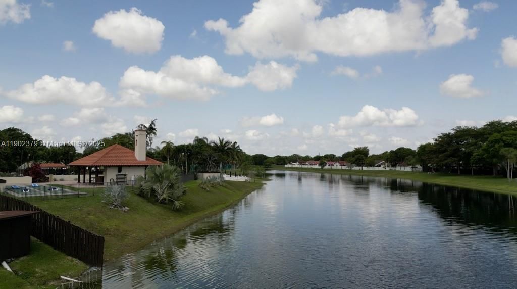 Active With Contract: $559,000 (2 beds, 2 baths, 1524 Square Feet)